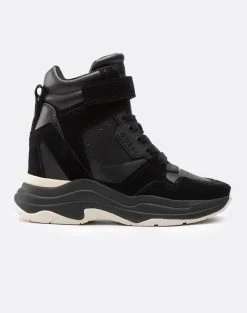 GUESS ΑΚΥΡΟ ORLANDO ΠΑΠΟΥΤΣΙ ΓΥΝΑΙΚΕΙΟ